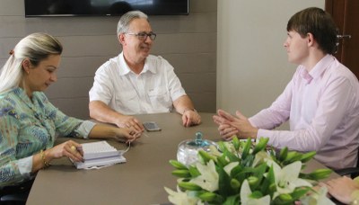 Presidente da Câmara reúne-se com Sindilojas NH