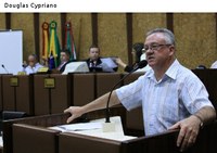 06/10/2011 - Serviços de motofrete e mototáxi serão regulamentados 