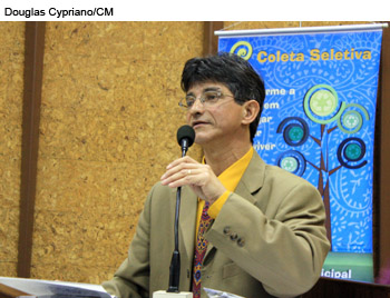 09/08/2011 - Pedrinho Oliveira fala na Tribuna Popular