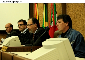 20/05/2010 - Audiência sobre fechamento de acesso da BR lota plenário