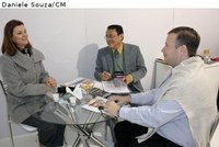 28/06/2011 - Francal: Hoff visita estande do Coletivo RS