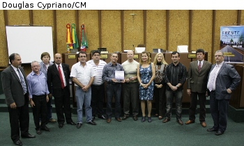 29/09/2011 - Case é homenageada por sete anos de atividades 