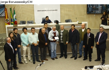 Adevis é homenageada por seus 25 anos de fundação