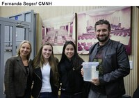 Alunas do Santa Catarina apresentam projeto Sinal Sonoro - Alerta para Enchentes