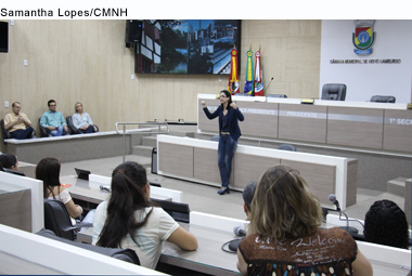 Alunos da Escola QI conhecem o Legislativo