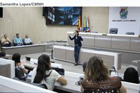 Alunos da Escola QI conhecem o Legislativo