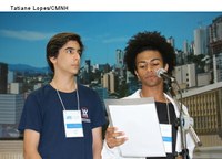 Alunos do colégio Wolfram Metzler falam sobre manifestações em apoio aos professores