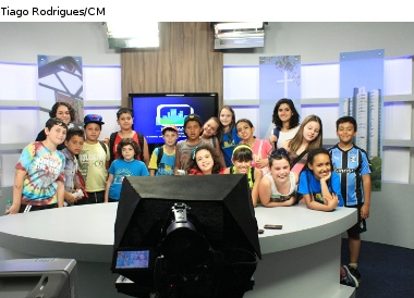 Alunos visitam as dependências da Câmara