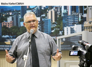 Aprovada moção de repúdio à Anvisa por falta de controle sobre os medicamentos genéricos