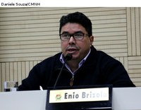 Aprovado abono da falta aos professores que paralisaram no dia 8 de março