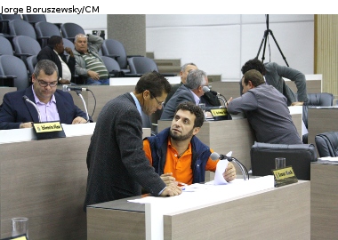 Aprovado em primeiro turno revisão dos subsídios dos vereadores e secretários