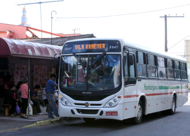 Aprovado PL que permite a pessoas com deficiência descer dos ônibus fora das paradas