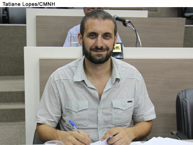 Aprovado projeto que proíbe utilização de talas em postes danificados