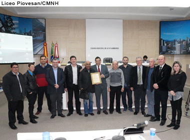 Associação dos Aposentados é homenageada por seus 30 anos