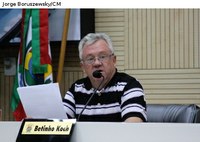 Betinho sugere Programa de Conservação e Uso Racional da Água nas Edificações 