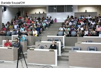 Com plenário lotado, Câmara entrega Prêmio Sebastião Flores 