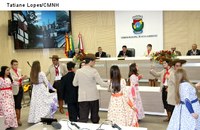 Câmara homenageia CTG Essência da Tradição