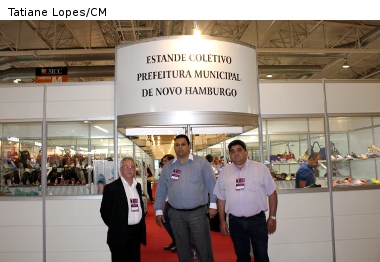 Legislativo prestigia Casa de Novo Hamburgo em feira calçadista