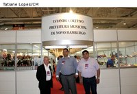 Legislativo prestigia Casa de Novo Hamburgo em feira calçadista