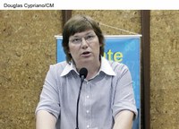 - Carmen presta homenagem à família