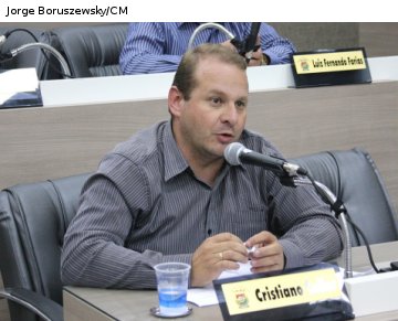 Coller busca melhorias em praças e na Biblioteca Pública 