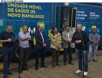 Coller representa Câmara em entrega de primeira Unidade Móvel de Saúde 