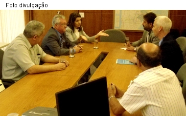 Comitiva apresenta projetos de modernização e votação eletrônica ao Interlegis 