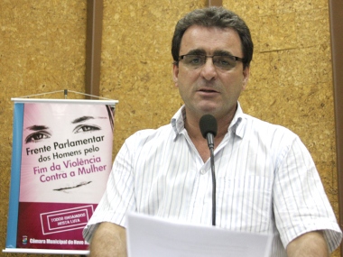 - Criada frente pelo fim da violência contra a mulher