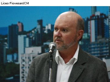 Derrubado veto ao projeto que proíbe a utilização de máscaras em protestos