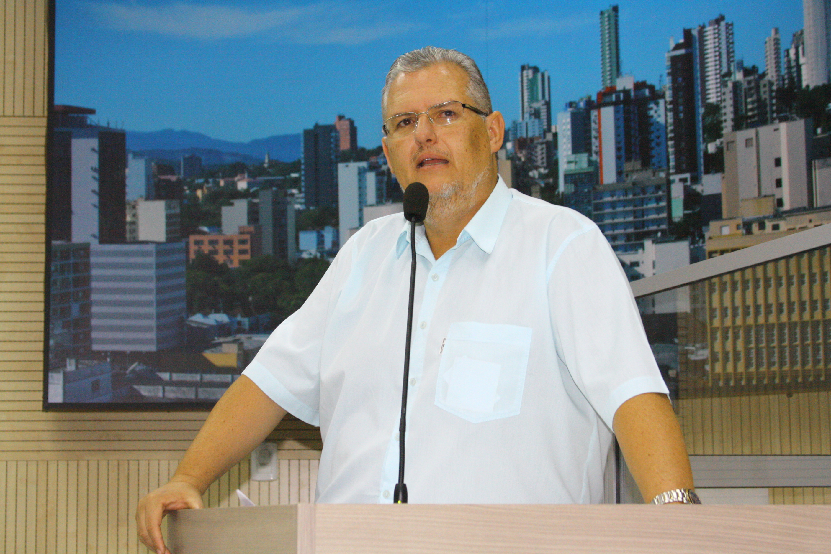 Divulgação do Disque 180 será obrigatória