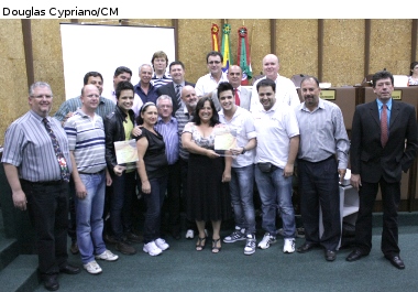 Dupla Lucas e Felipe é homenageada no Legislativo