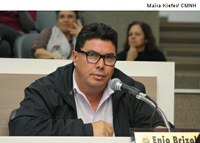 Enio Brizola pede limpeza em frente a escolas do Boa Saúde