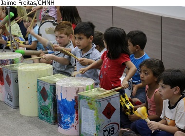 Escola Chapeuzinho Vermelho é homenageada por seus 25 anos
