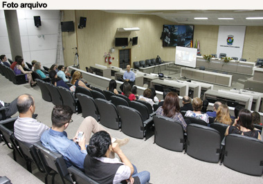 Escola do Legislativo divulga resultado de pesquisa