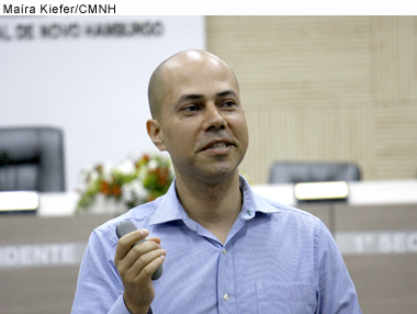 Escola do Legislativo promove palestra em homenagem ao Dia do Servidor