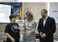 Escola Professora Helena Canho Sampaio é homenageada por seus 25 anos