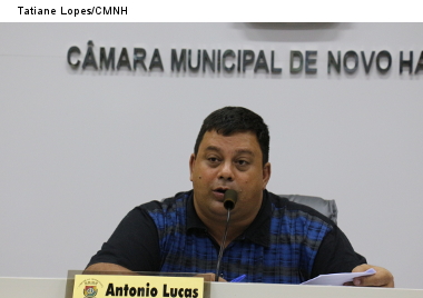 Estabelecida escolaridade ou experiência mínima para cargos de assessor e coordenador de gabinete