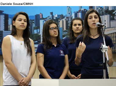 Estudantes pedem apoio para apresentar projeto científico no Peru