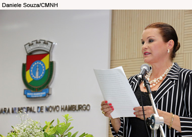 Fátima Daudt, primeira mulher eleita para a Prefeitura de Novo Hamburgo, é empossada