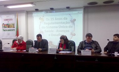 Gabinete: Brizola aponta avanços na saúde com os 25 anos da regulamentação do SUS