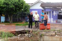 Gabinete: Farias analisa situação de moradores do bairro São Jorge