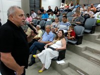 Gabinete: Farias presta contas de seu mandato no Plenário 