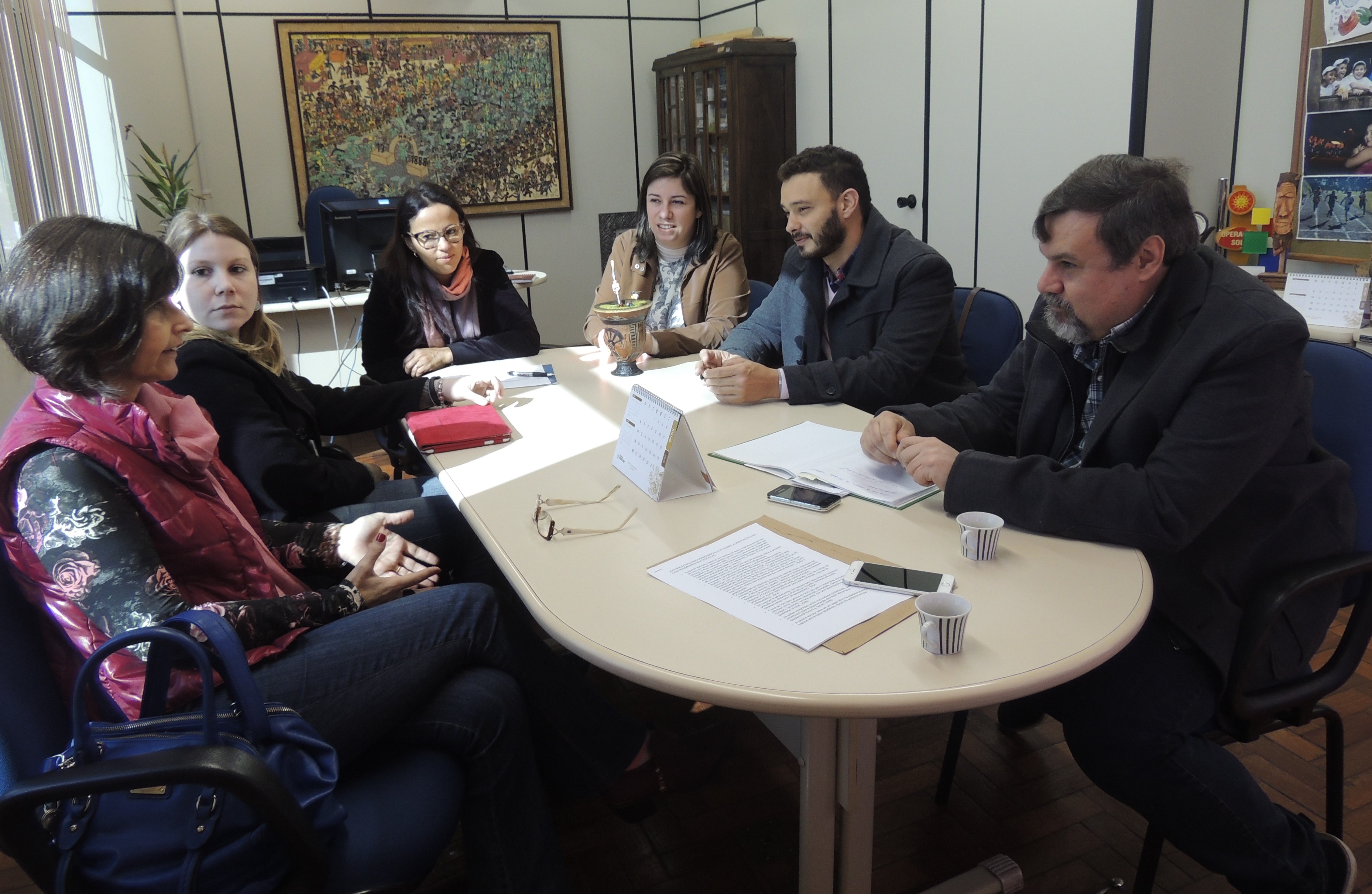 Gabinete: Fufa encontra-se com secretária de Educação para discutir conscientização alimentar