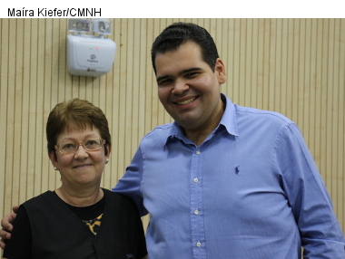 Gabinete: Naasom Luciano presta homenagem à funcionária da Casa 