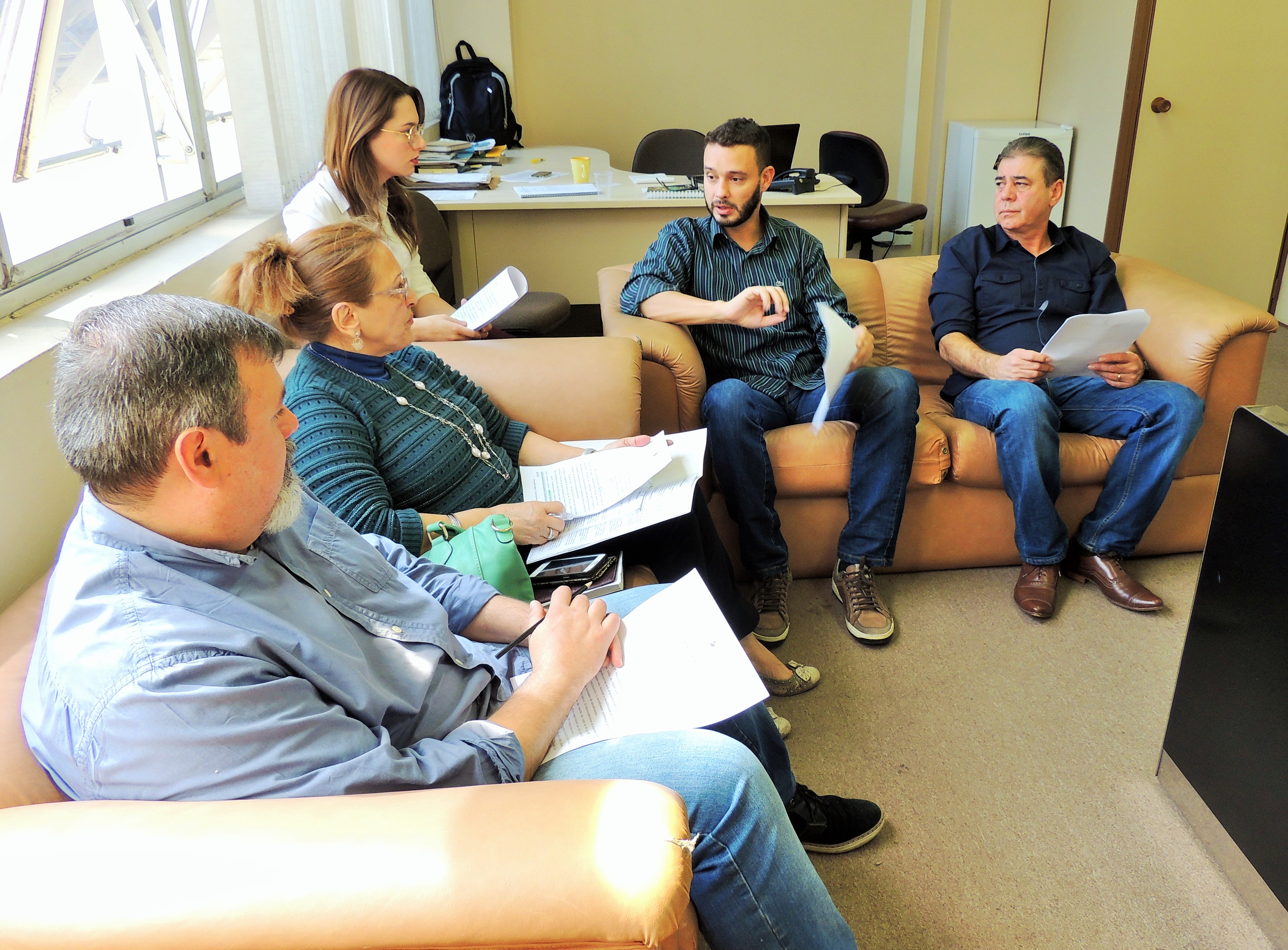 Gabinete: Proposta de Fufa prevê atendimento prioritário em todos estabelecimentos comerciais