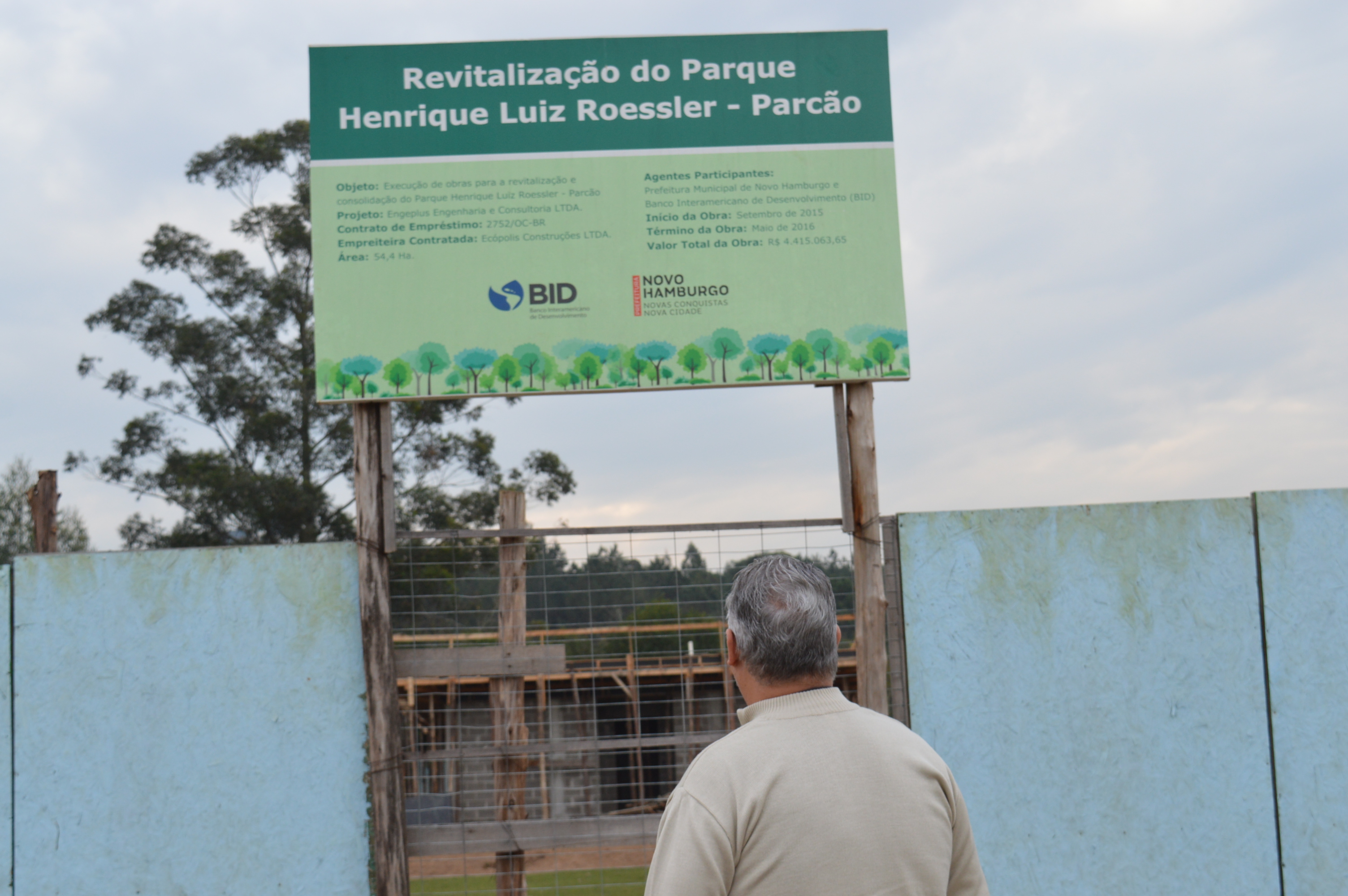 Gabinete: Raul Cassel visita obras no Parcão
