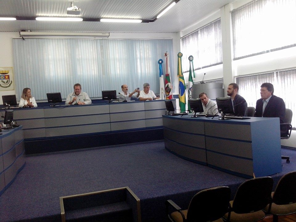 Gabinete: Serjão e Issur vão a reunião do Comitêsinos