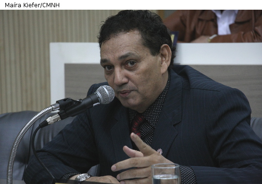 Inspetor Luz pede limpeza em toda a extensão da rua Ipiranga