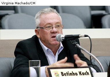 Betinho sugere inclusão de Libras no currículo escolar