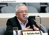 Betinho sugere inclusão de Libras no currículo escolar